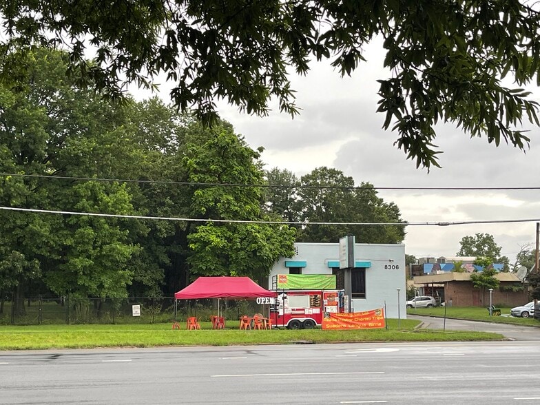 Richmond Hwy and Russell Rd portfolio of 3 properties for sale on LoopNet.com - Building Photo - Image 3 of 4