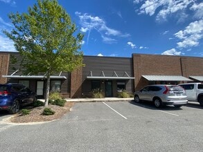 405 N Maple St, Summerville, SC for lease Interior Photo- Image 1 of 11