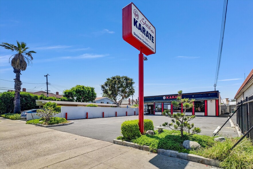 10102 Stanford Ave, Garden Grove, CA for lease - Primary Photo - Image 1 of 2