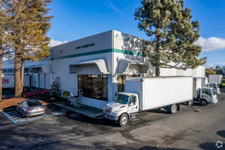 26318-26330 Corporate Ave, Hayward, CA for lease - Building Photo - Image 1 of 6
