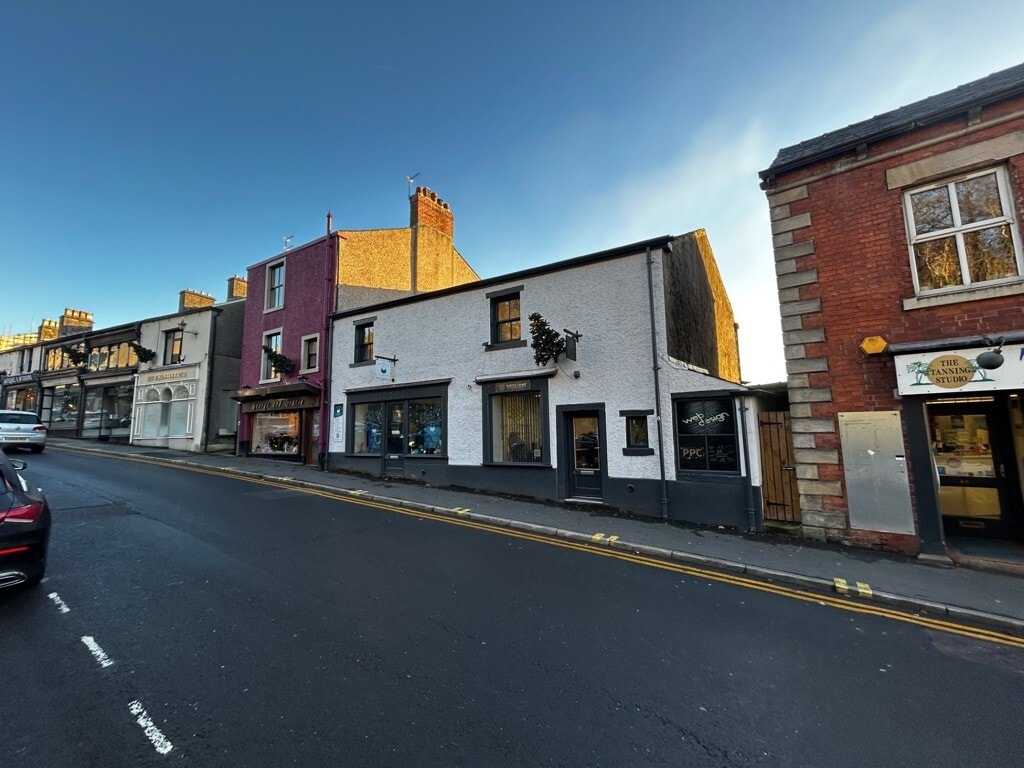 47 Moor Ln, Clitheroe for lease Primary Photo- Image 1 of 2