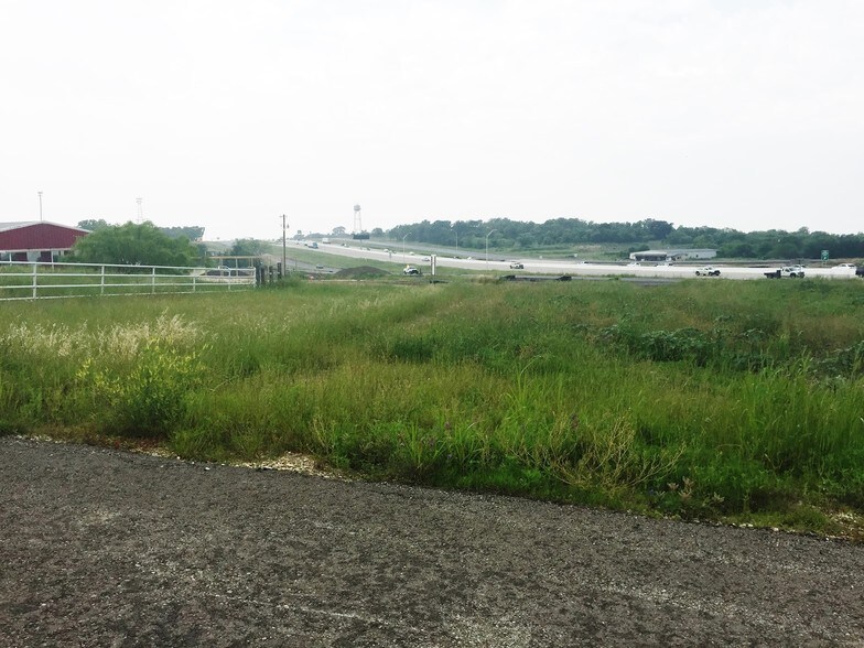 24350 N I-35, West, TX for sale - Primary Photo - Image 1 of 1