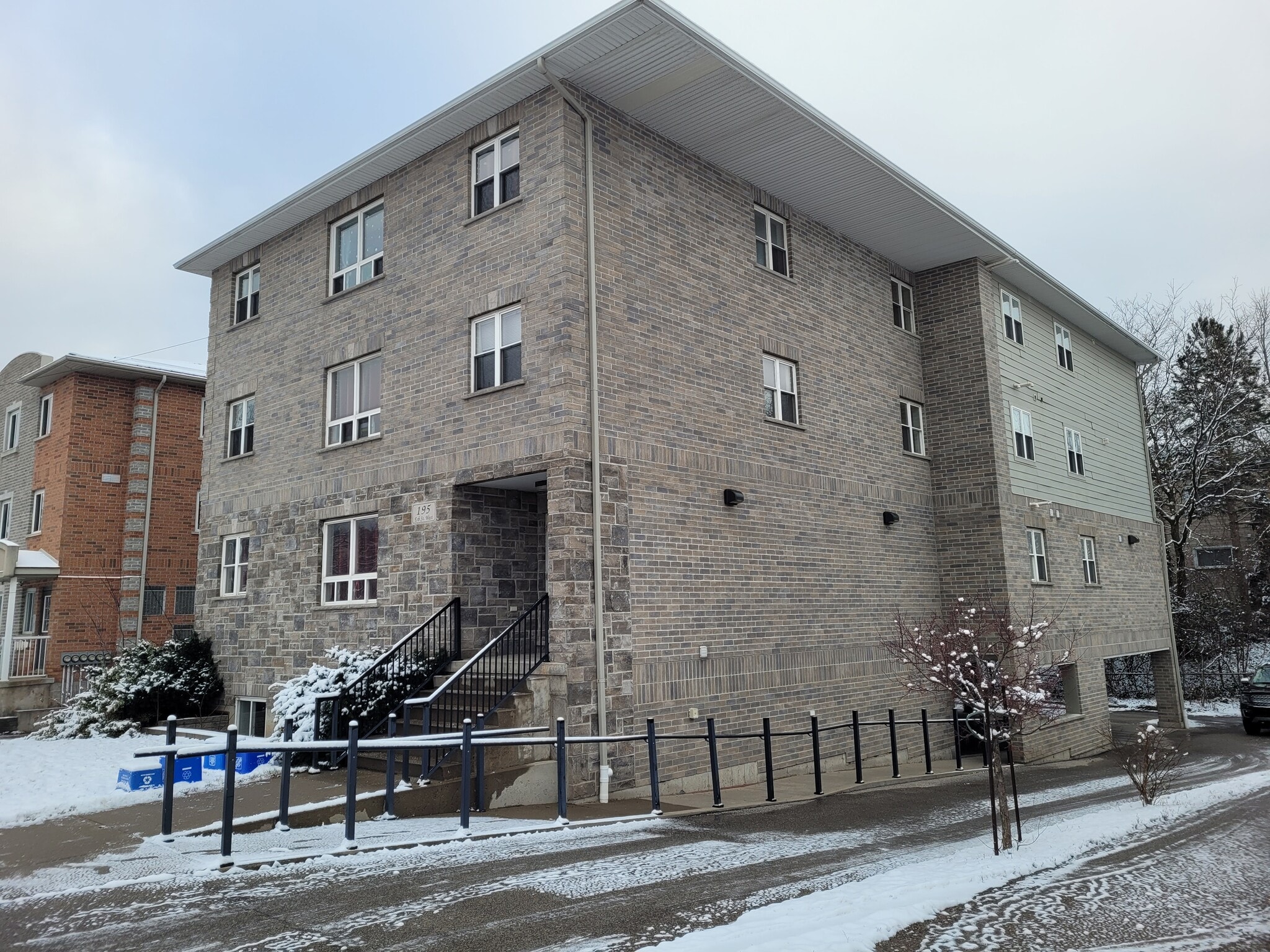 195 Erb St W, Waterloo, ON for sale Building Photo- Image 1 of 1