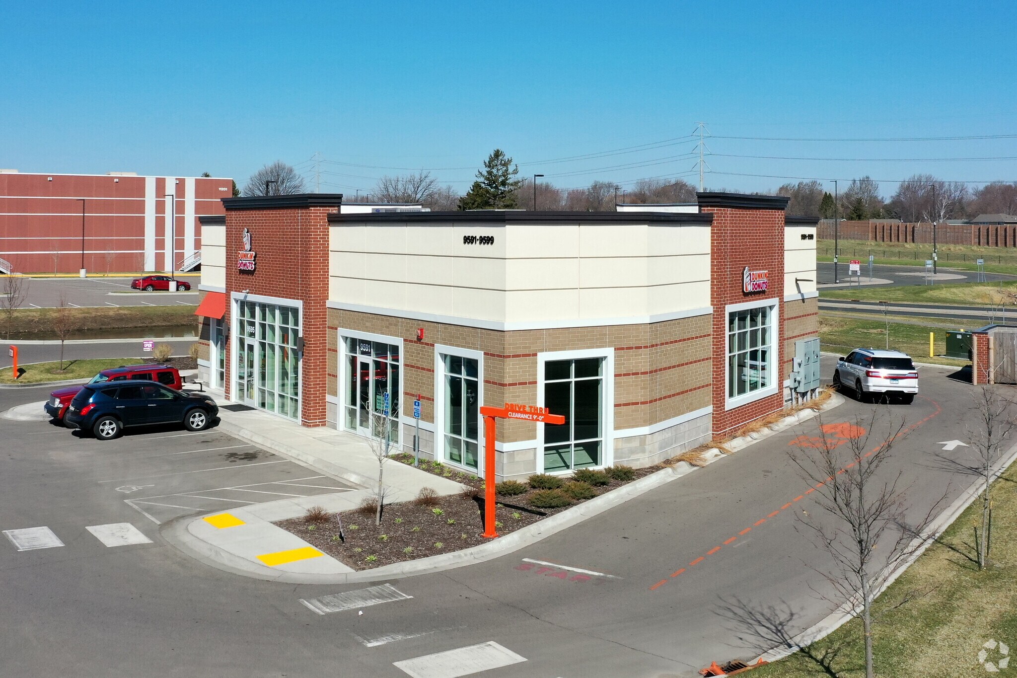 95919599 Zachary Ln N, Maple Grove, MN 55369 Dunkin' Retail Center