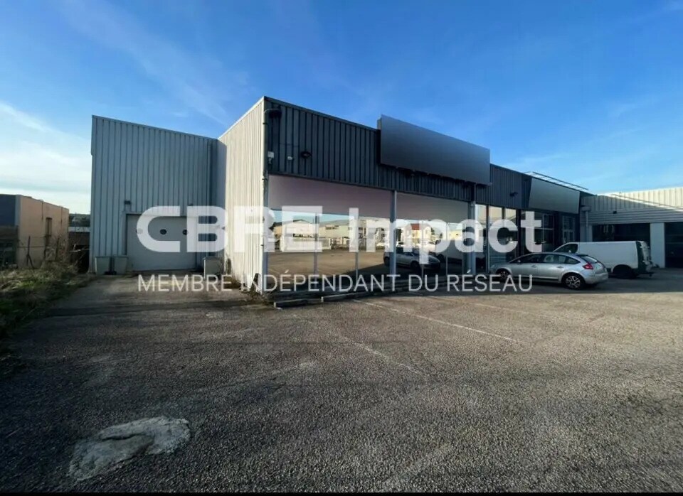 Retail in Chenôve for lease Building Photo- Image 1 of 5