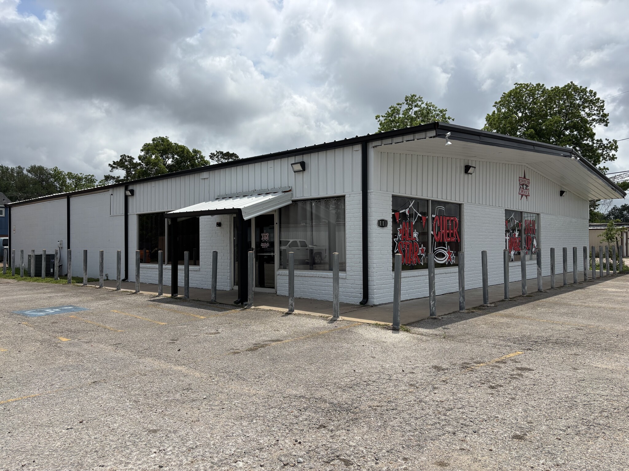 1913 S Gordon St, Alvin, TX for lease Building Photo- Image 1 of 15