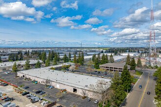 4221 N Freeway Blvd, Sacramento, CA - AERIAL map view