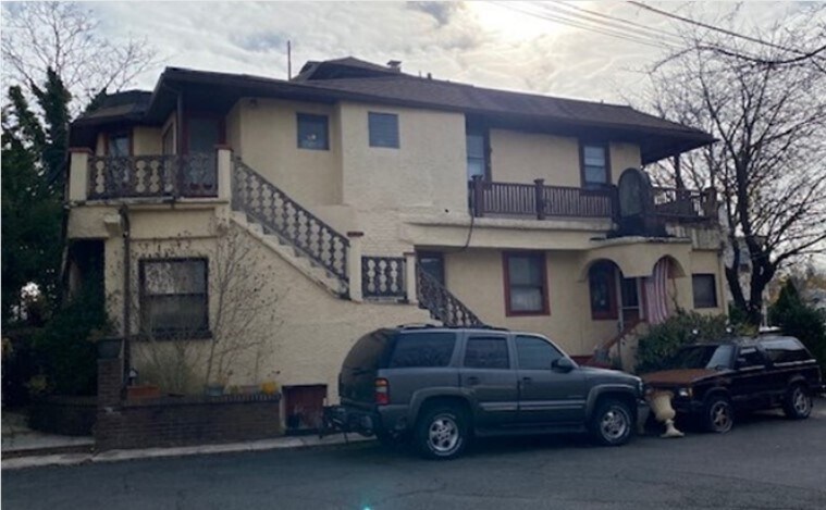 4 Staub Ct, Mamaroneck, NY for sale - Primary Photo - Image 1 of 1