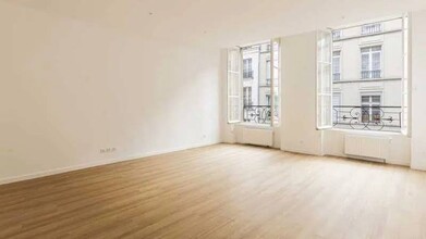 11 Rue Du Faubourg Poissonnière, Paris for lease Interior Photo- Image 2 of 9