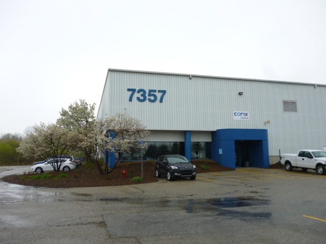 7357 Expressway Ct SW, Grand Rapids, MI for sale - Building Photo - Image 1 of 1