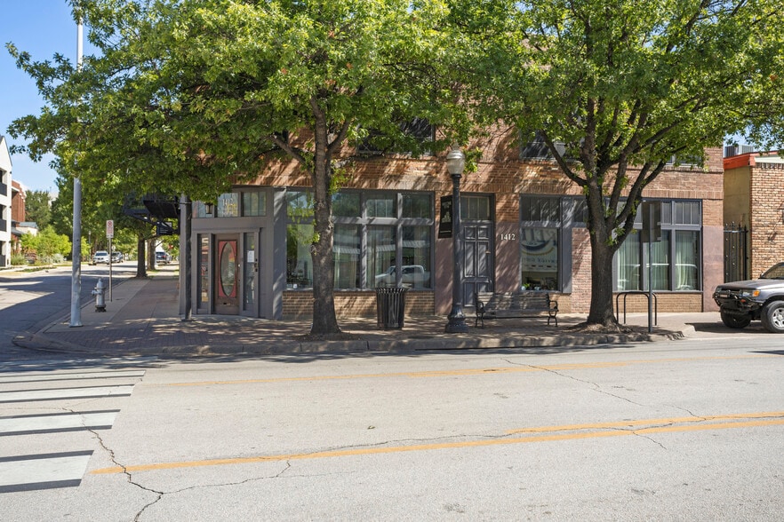 1412 W Magnolia Ave, Fort Worth, TX for lease - Building Photo - Image 3 of 9