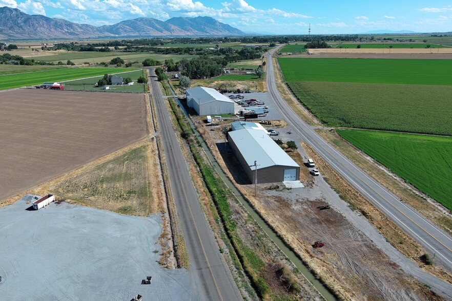 7550 north Hwy 7550 North Hwy 13, Elwood, UT for lease - Building Photo - Image 2 of 11