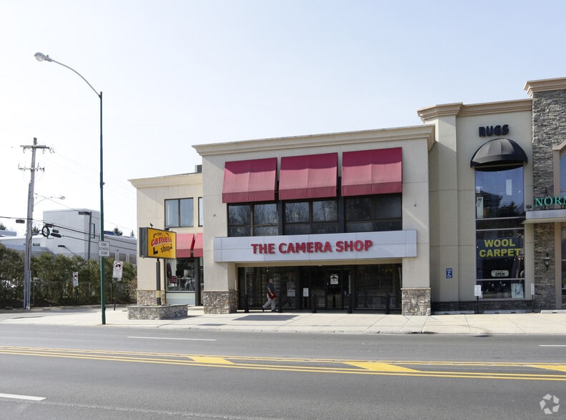 572 W Lancaster Ave, Bryn Mawr, PA for sale - Building Photo - Image 2 of 3