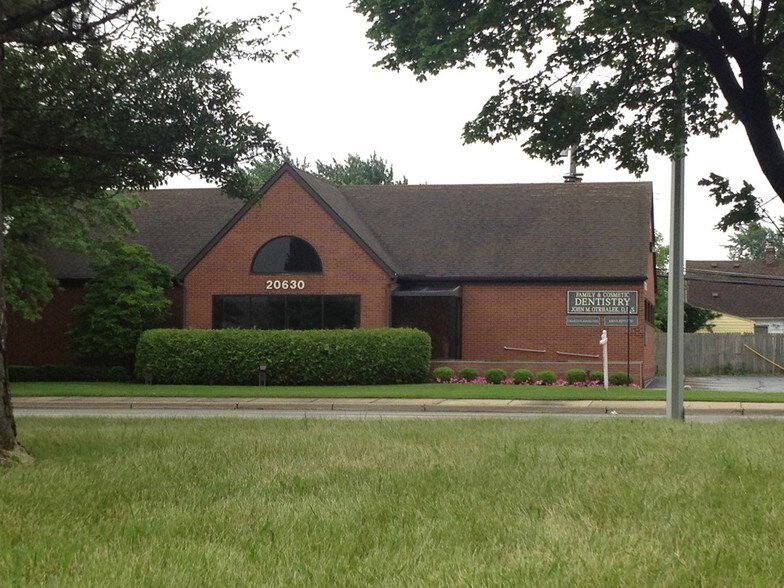 20630 Vernier Rd, Harper Woods, MI for sale - Primary Photo - Image 1 of 1