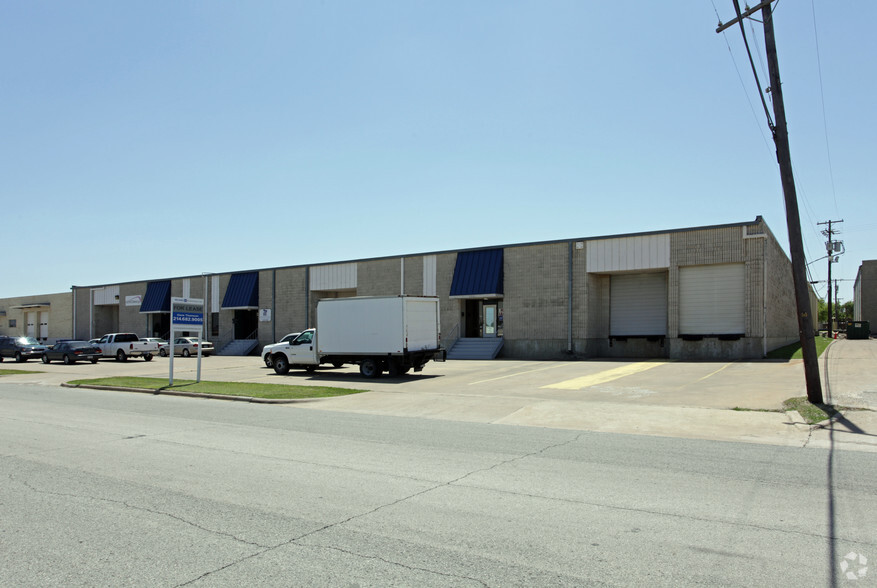 3234-3238 Towerwood Dr, Farmers Branch, TX for lease - Building Photo - Image 3 of 7