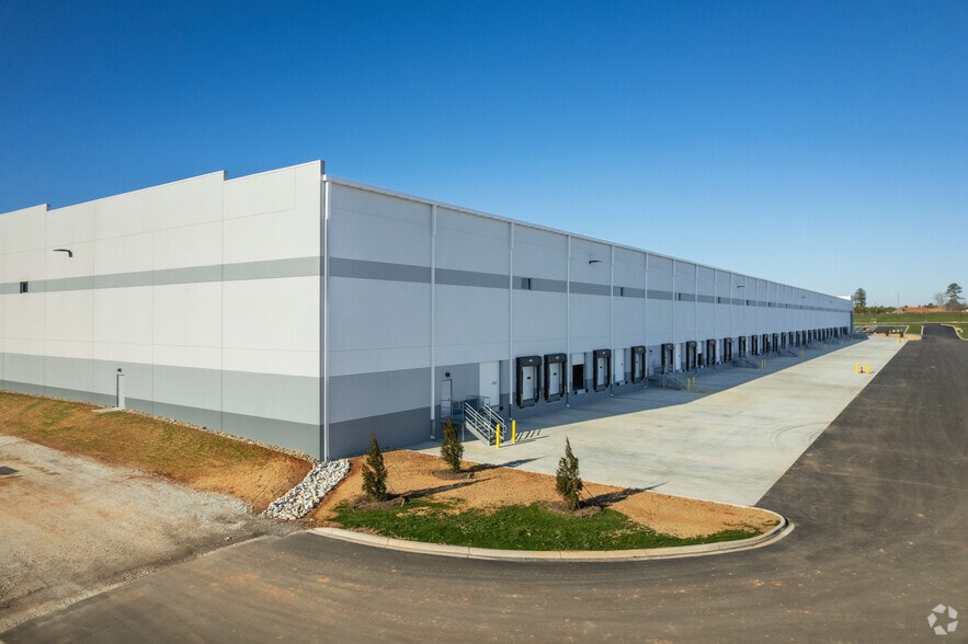 121 Logistics Dr, Gaffney, SC for lease - Building Photo - Image 3 of 30