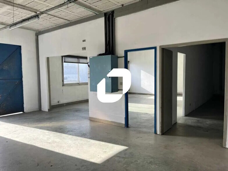 Office in Bègles for lease - Interior Photo - Image 3 of 6