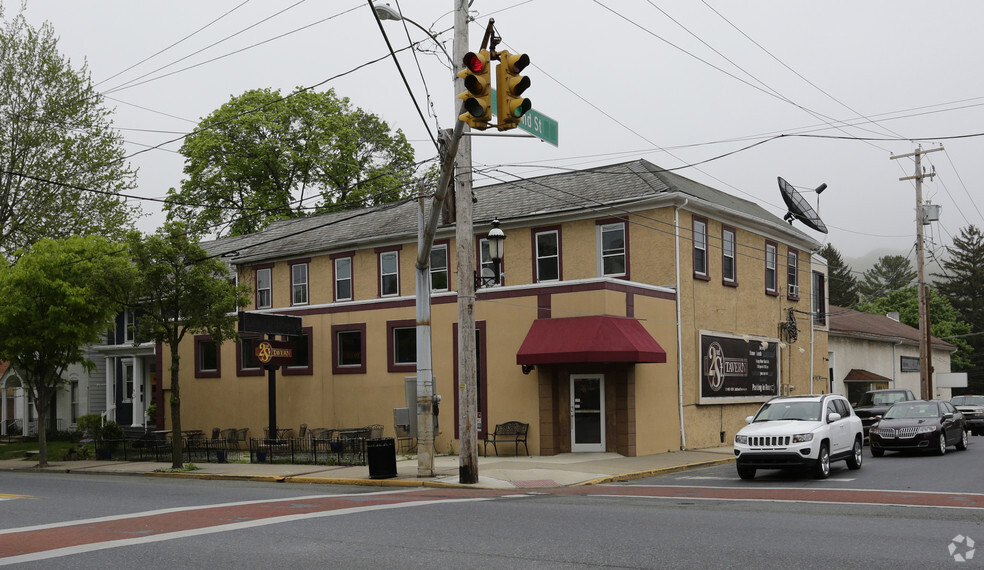 194-198 Main St, Emmaus, PA for sale - Primary Photo - Image 2 of 29