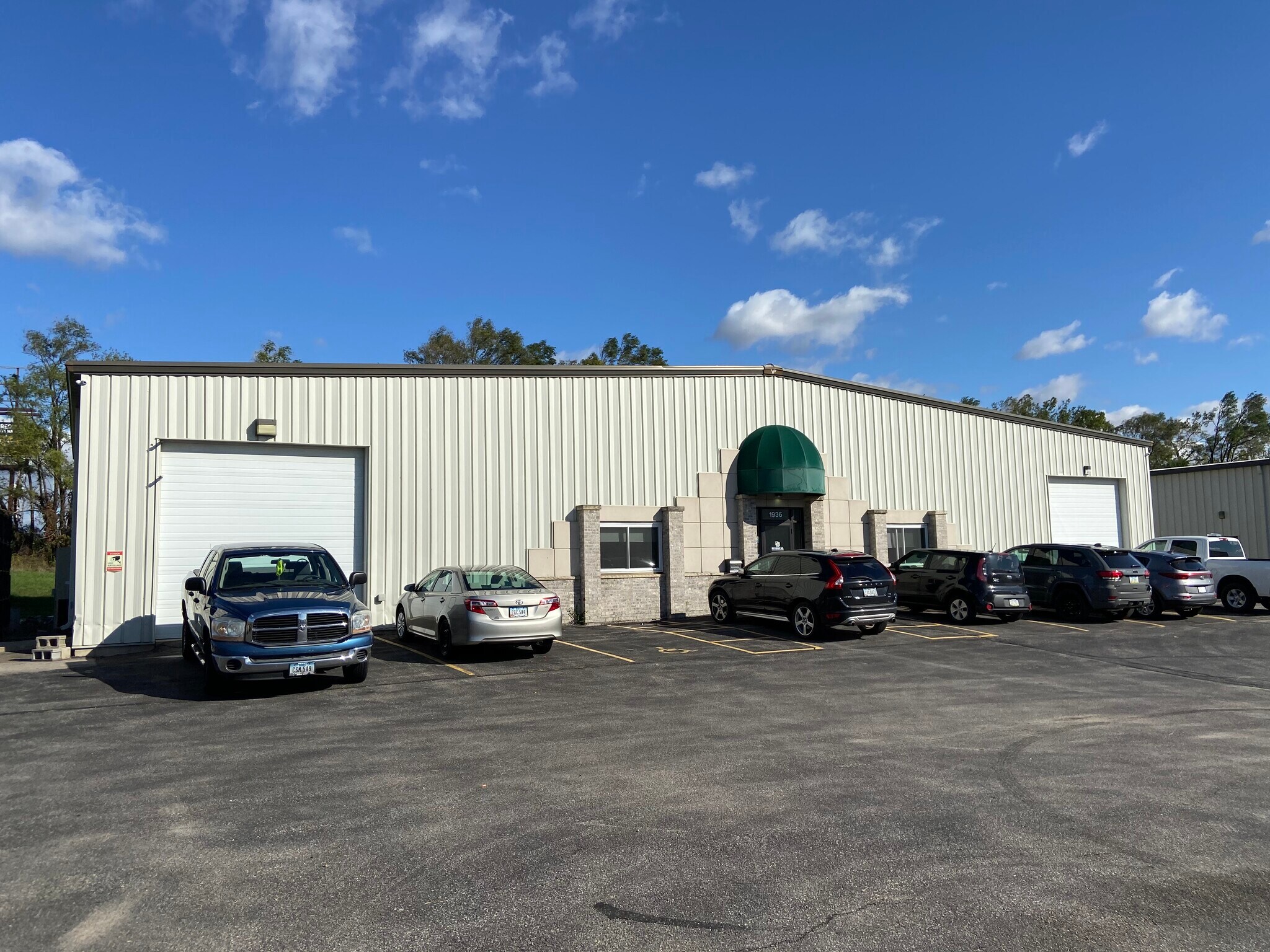 1936 51st St NE, Cedar Rapids, IA for sale Building Photo- Image 1 of 1