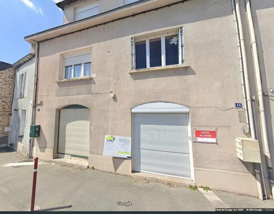 Retail in La Meilleraye-de-Bretagne for lease Building Photo- Image 1 of 2