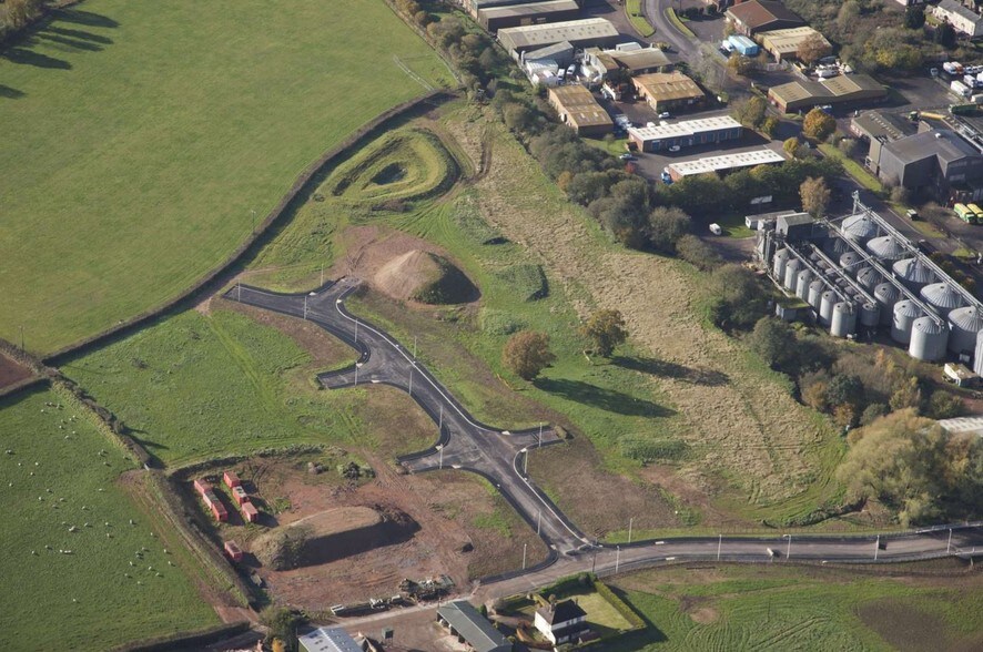 Saunders Way, Cullompton for lease - Primary Photo - Image 1 of 1