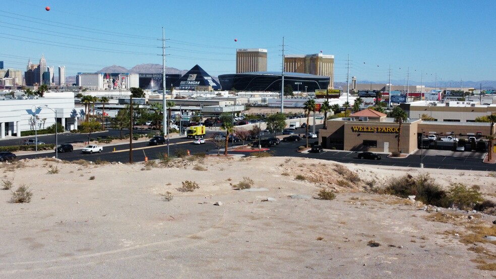 West Russell, Las Vegas, NV for lease - Primary Photo - Image 1 of 8