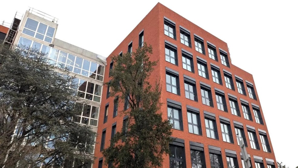 Office in Toulouse for lease - Building Photo - Image 2 of 8