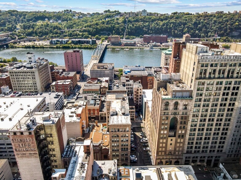 336 Fourth Ave, Pittsburgh, PA for lease - Aerial - Image 3 of 6