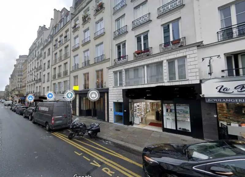 Retail in Paris for lease Building Photo- Image 1 of 2