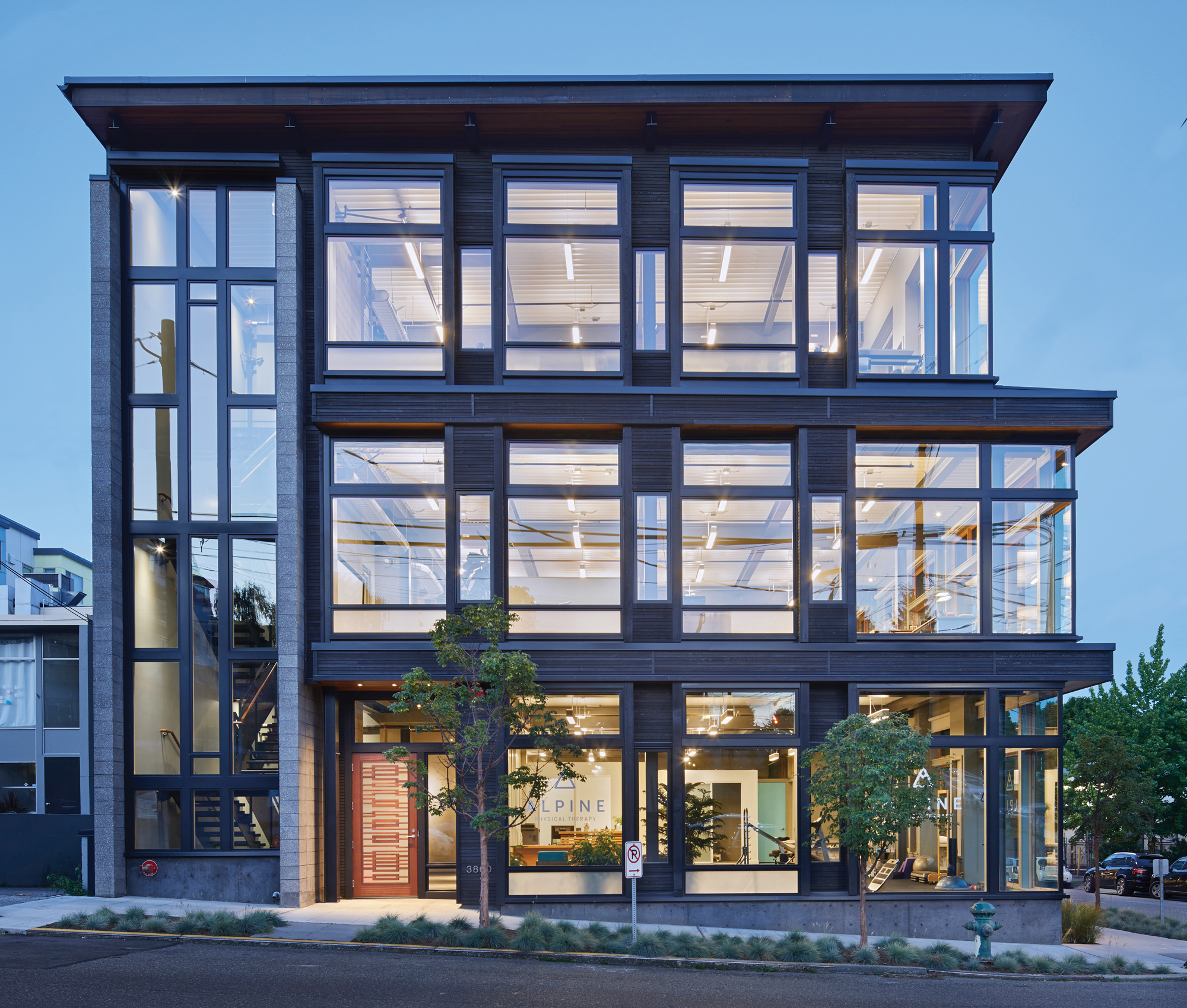 3800 Woodland Park Ave N, Seattle, WA for lease Building Photo- Image 1 of 9