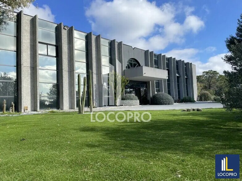 Office in Valbonne for lease - Building Photo - Image 1 of 5