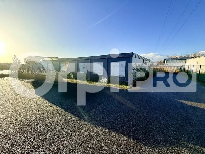 Land in Port-Jérôme-sur-Seine for sale - Building Photo - Image 1 of 8