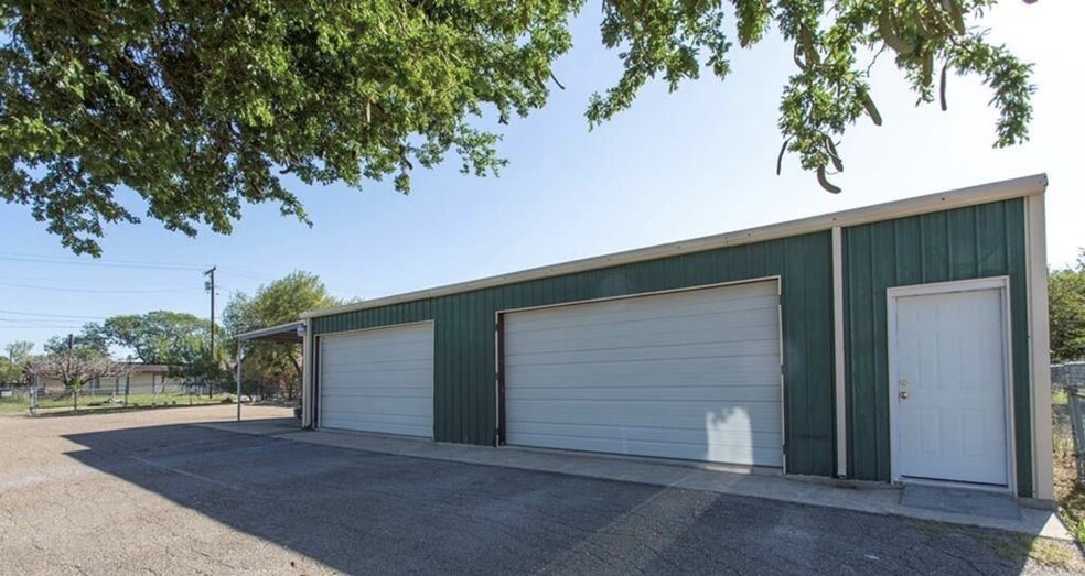 960 W Stenger St, San Benito, TX for lease - Primary Photo - Image 1 of 9