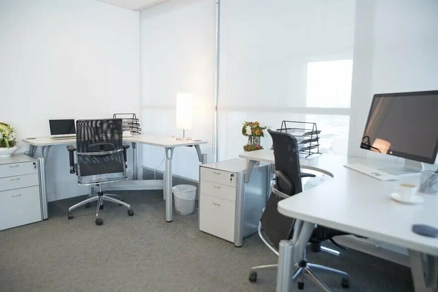 Office in Tours for lease - Interior Photo - Image 1 of 2
