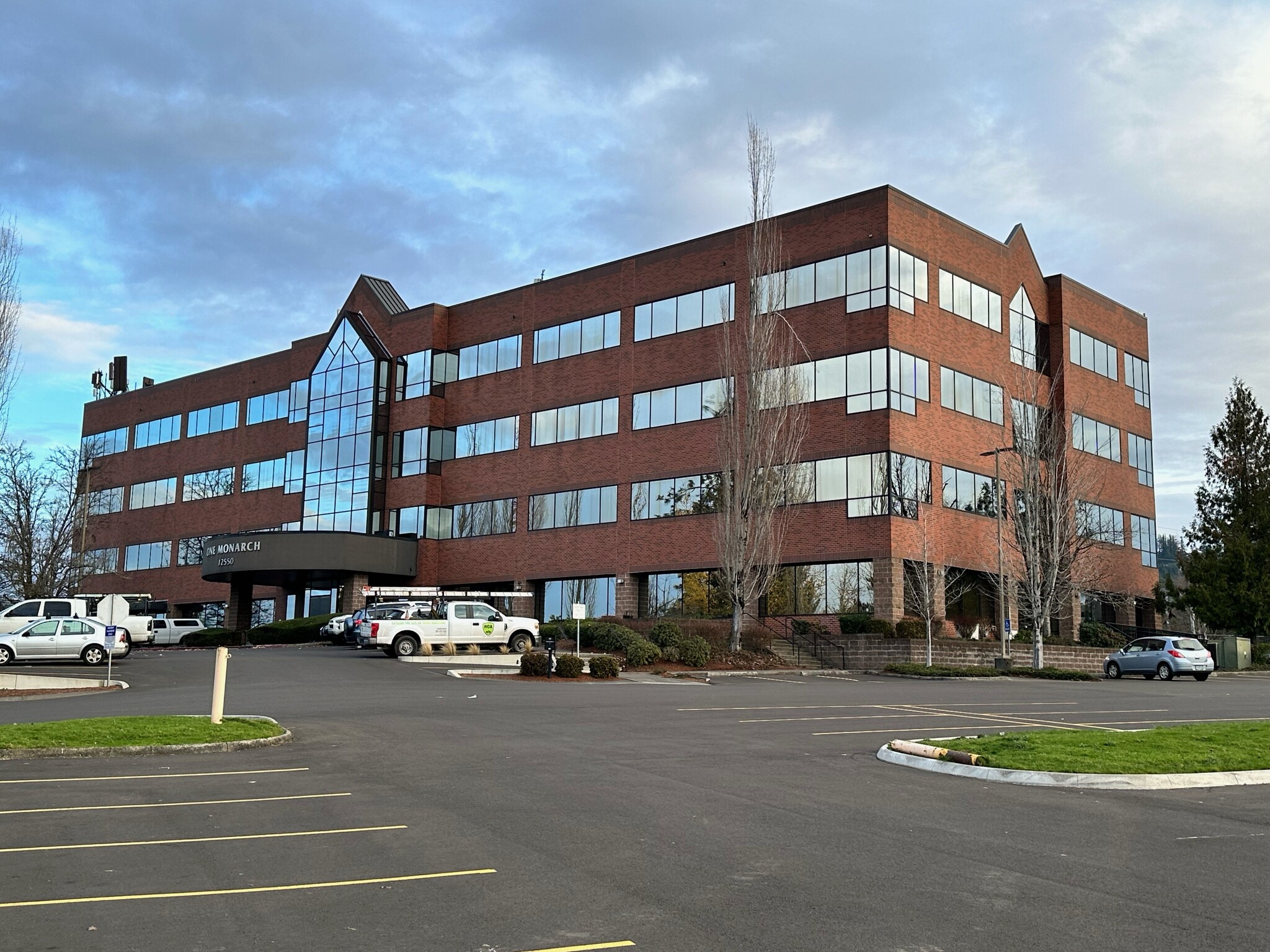 12550 SE 93rd Ave, Clackamas, OR for lease Building Photo- Image 1 of 11