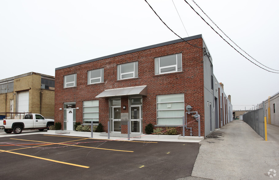 31 Milford Ave, Toronto, ON for lease - Building Photo - Image 2 of 2