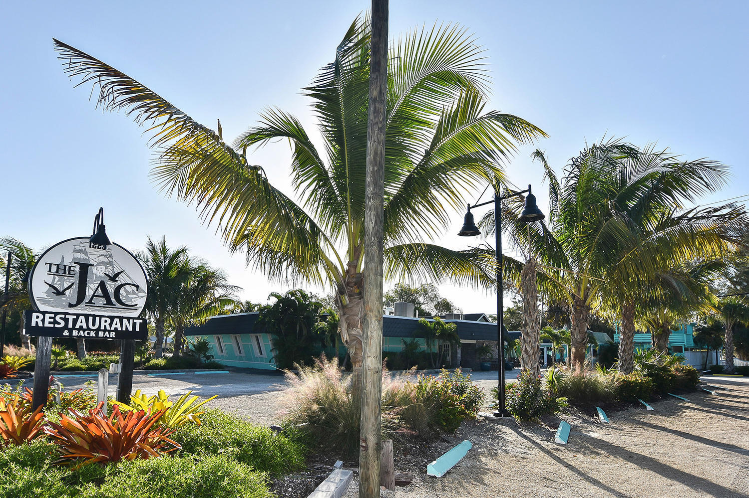 1223 Periwinkle Way, Sanibel, FL for sale Building Photo- Image 1 of 1