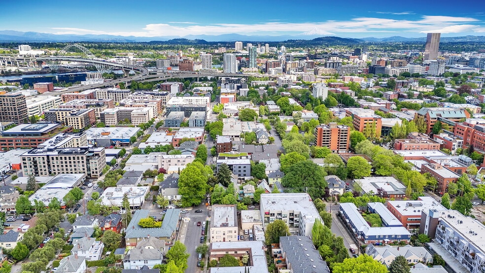 1323 NW 23rd Ave, Portland, OR for sale - Building Photo - Image 3 of 16