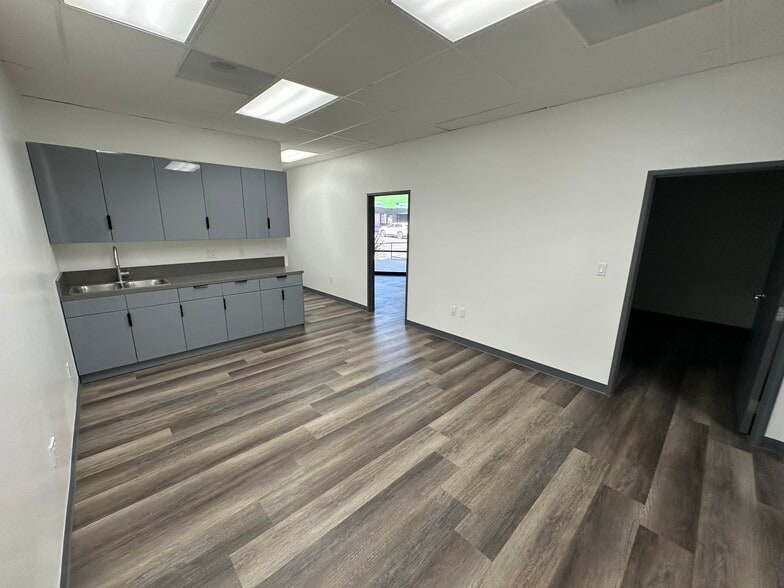 4040 N Palm St, Fullerton, CA for lease - Building Photo - Image 3 of 14