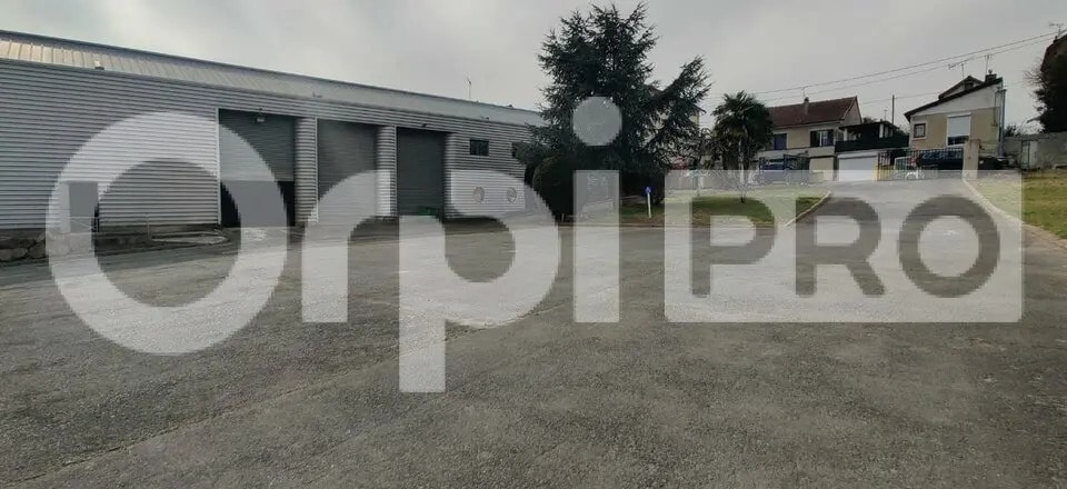 Flex in Villeneuve-le-Roi for lease - Building Photo - Image 1 of 8