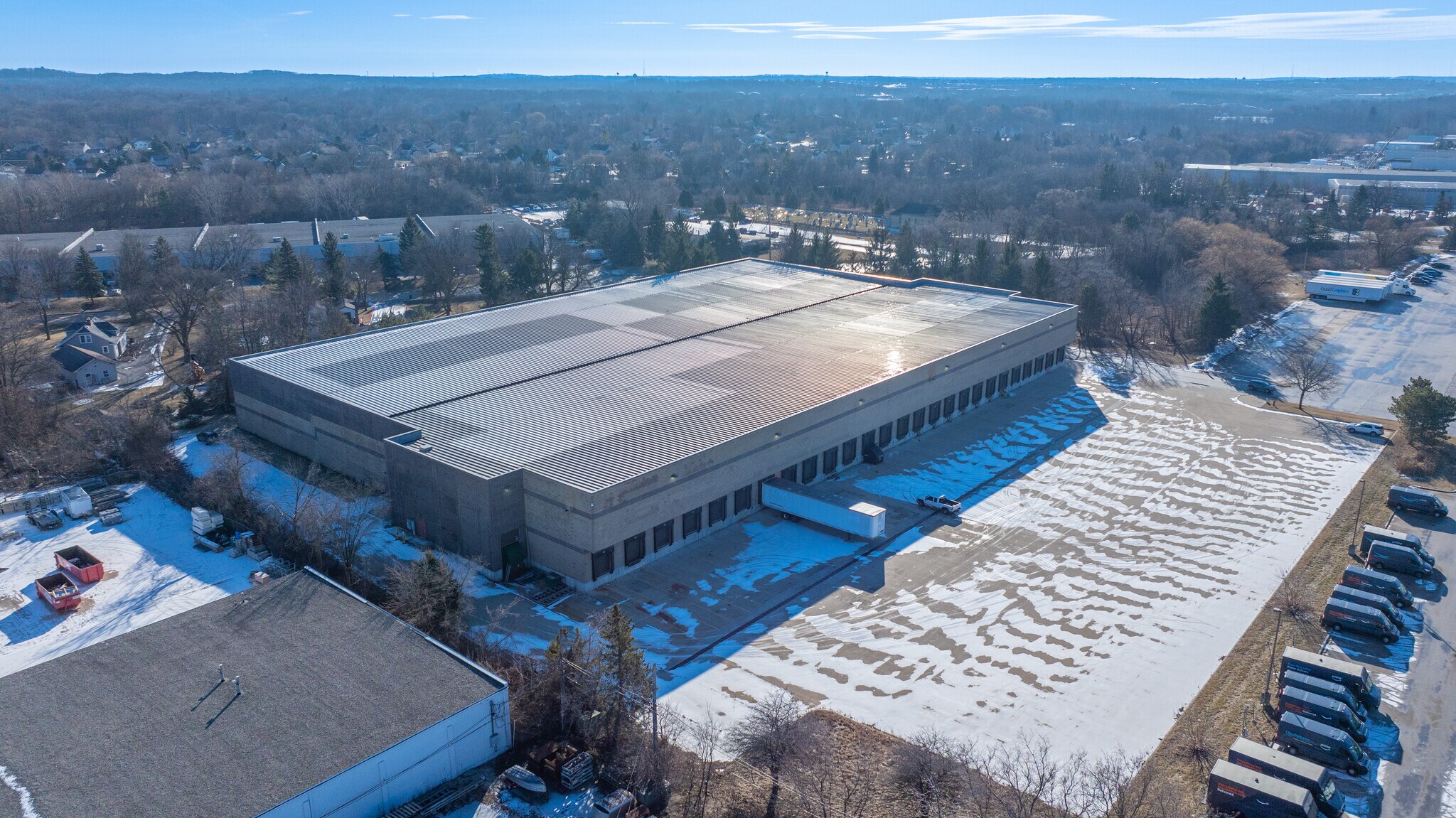 W277N2837 Duplainville Rd, Waukesha, WI for lease Building Photo- Image 1 of 16