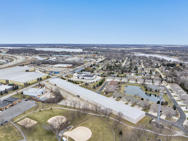 960 Valley Rd, Menasha, WI for lease - Building Photo - Image 1 of 6