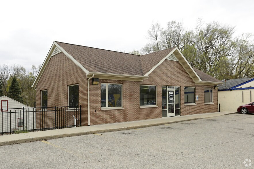 1909 W Main St, Kalamazoo, MI for sale - Primary Photo - Image 1 of 1