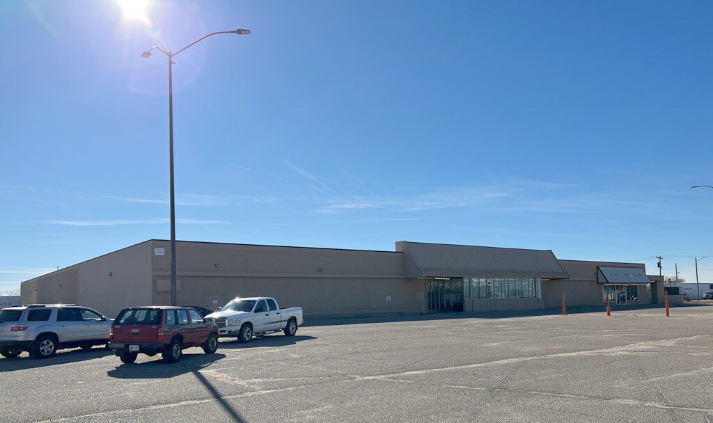 1801 W First St, Newton, KS for sale Building Photo- Image 1 of 1