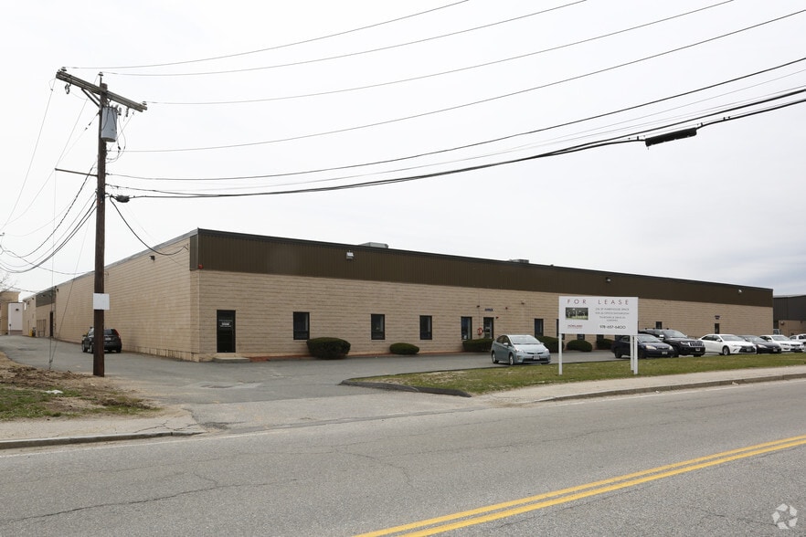 10 Atlantic Ave, Woburn, MA 01801