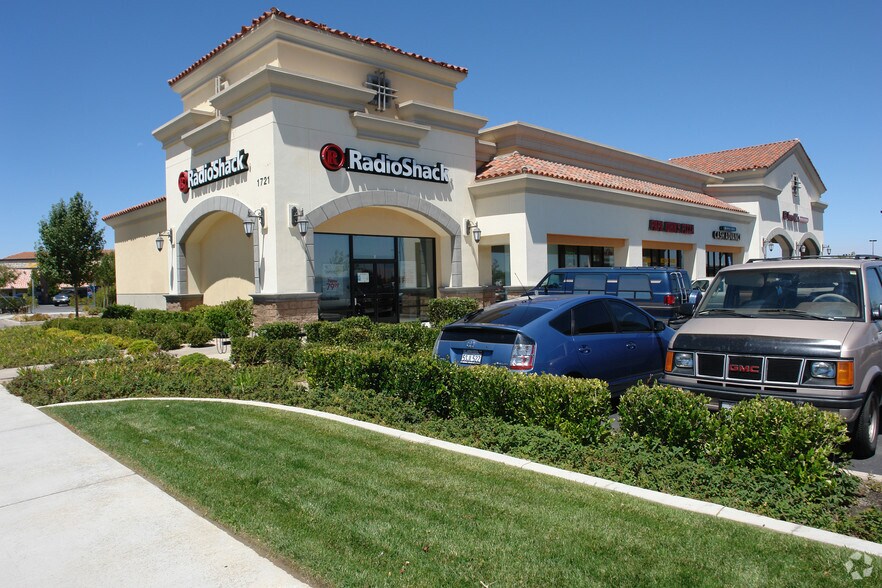 1721 E Avenue J Lancaster Ca 93535 Property Record Loopnet Com