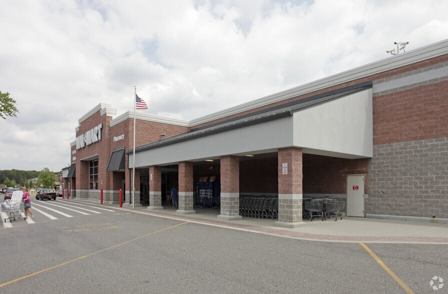 85 Crooked Hill Rd, Commack, NY 11725