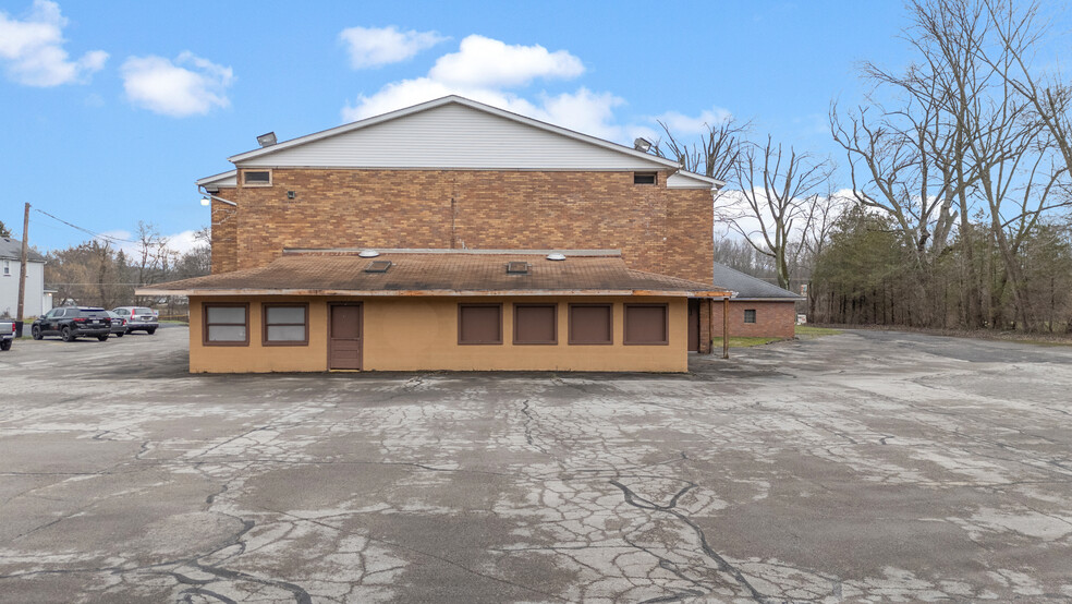 50 Struthers Coitsville Rd, Lowellville, OH for sale - Building Photo - Image 1 of 15