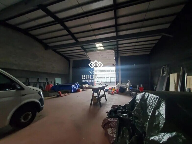 Industrial in Annecy for lease - Interior Photo - Image 3 of 4