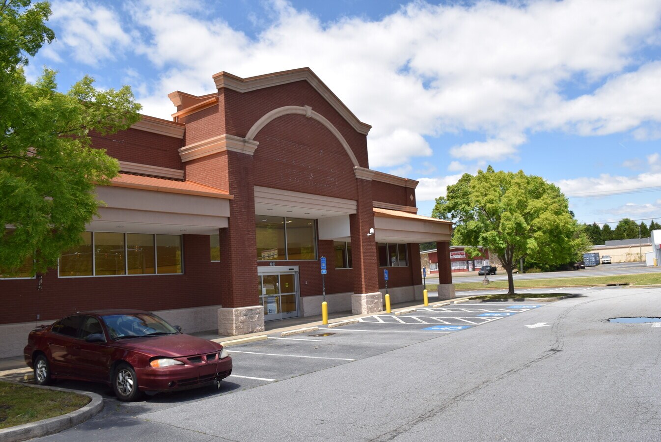 4815 Canton Rd, Marietta, GA 30066